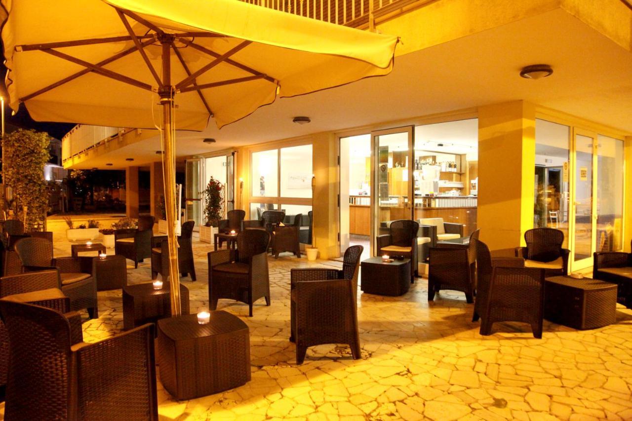 Hotel Alfa Rimini Exterior foto