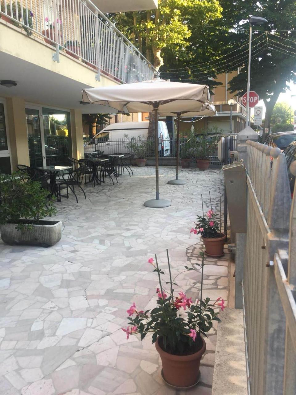 Hotel Alfa Rimini Exterior foto